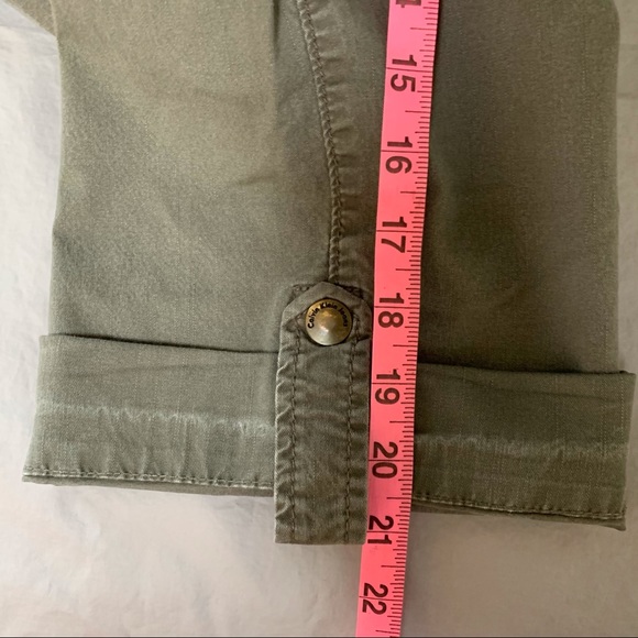 Calvin Klein Khaki Capris. - Picture 8 of 8